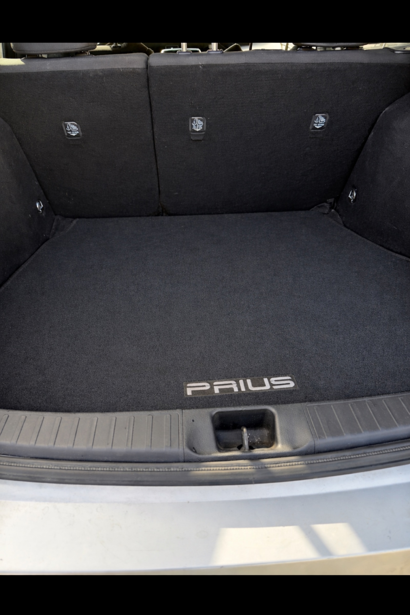 Clean Prius trunk after detail